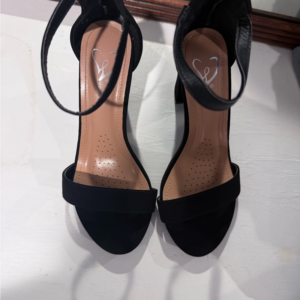 Windsor Black Women's Heels